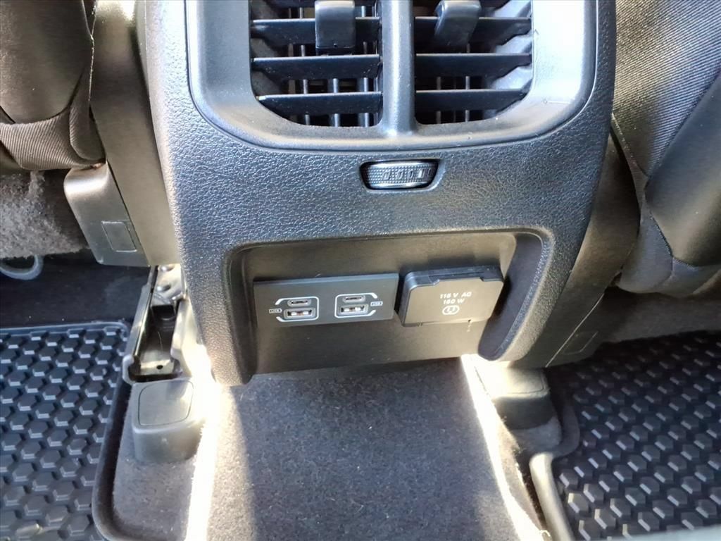 Used 2022 Jeep Cherokee Trailhawk w/ Comfort/Convenience Group AWD/4WD image 14