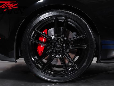 Used 2021 Ford Mustang Shelby GT500 w/ Technology Package RWD image 14