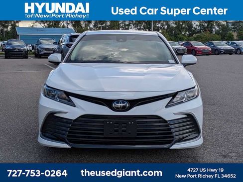 Used 2022 Toyota Camry LE FWD image 8