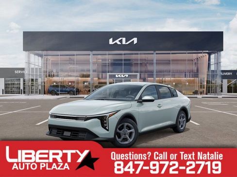 New 2025 Kia K4 LXS image 1