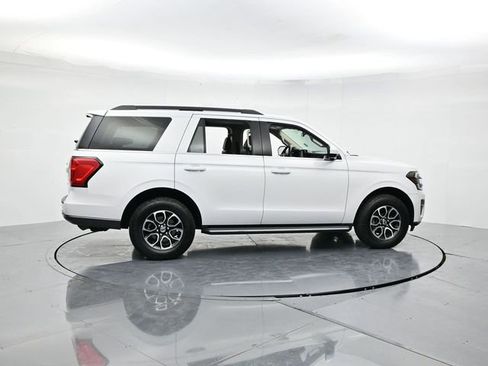 Certified 2022 Ford Expedition XLT image 2