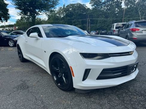 Used 2017 Chevrolet Camaro LT RWD image 7