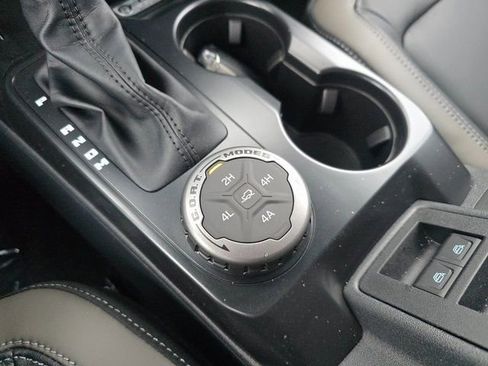 New 2025 Ford Bronco Outer Banks w/ Sasquatch Package image 30