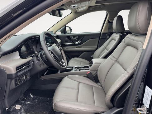 New 2026 Lincoln Corsair Premiere image 11