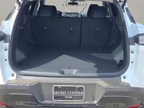 Certified 2025 Nissan Murano SV image 6