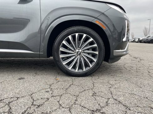 Used 2023 Hyundai Palisade Calligraphy image 34