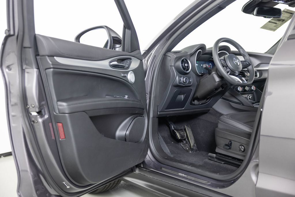 New 2026 Alfa Romeo Stelvio Sprint AWD/4WD image 19