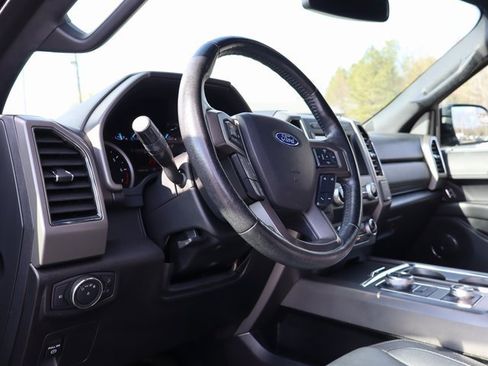 Used 2019 Ford Expedition Max XLT image 16