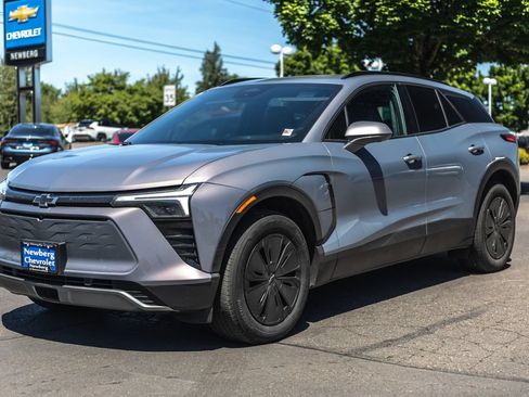 Used 2025 Chevrolet Blazer EV LT AWD/4WD image 4