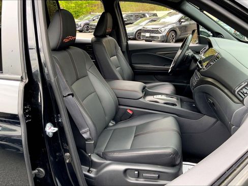 Used 2025 Honda Ridgeline TrailSport image 10