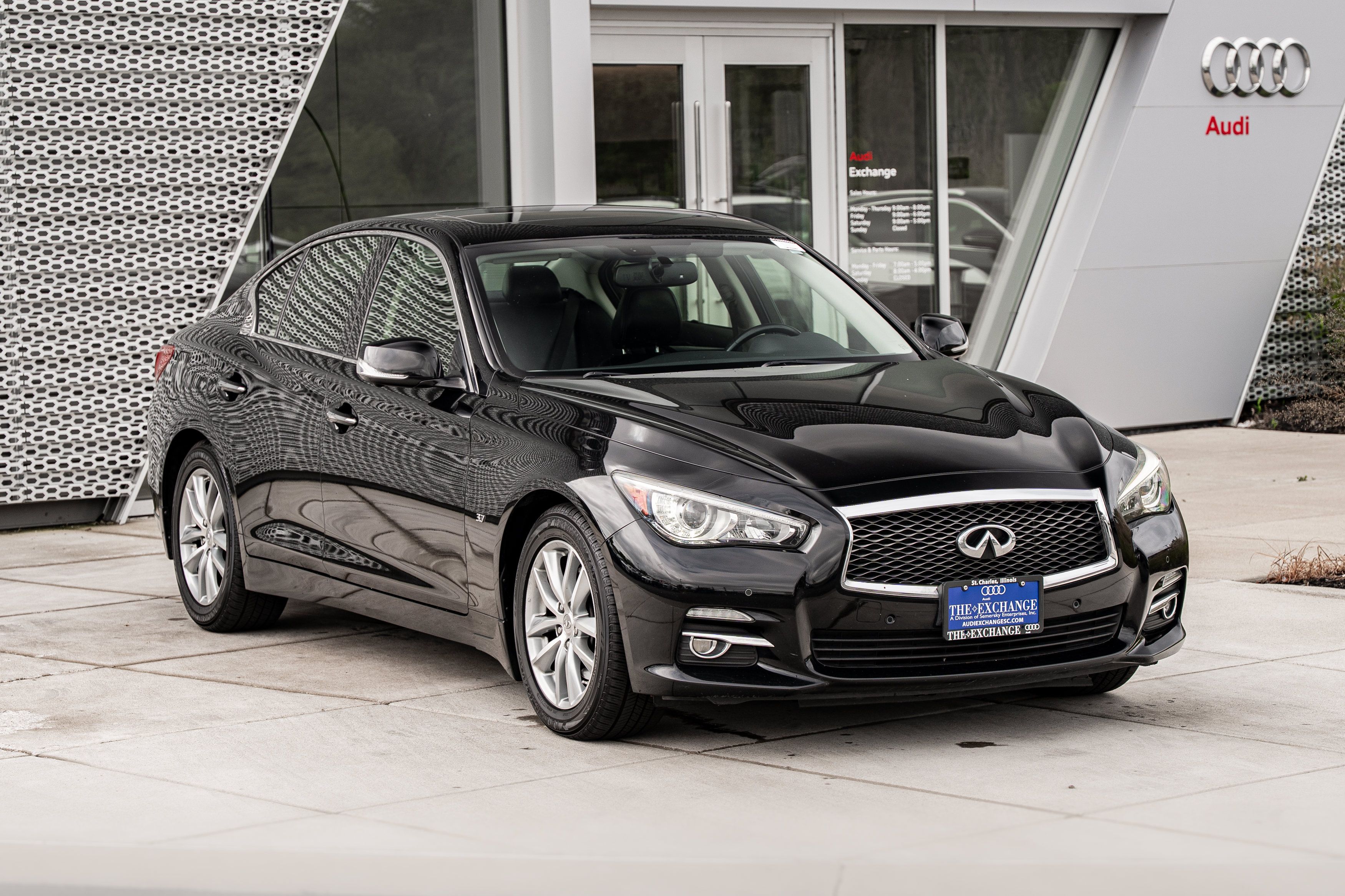 Used 2014 INFINITI Q50 Premium w/ Deluxe Touring Package AWD/4WD image 2
