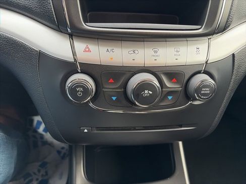 Used 2019 Dodge Journey SE w/ Connectivity Group image 23