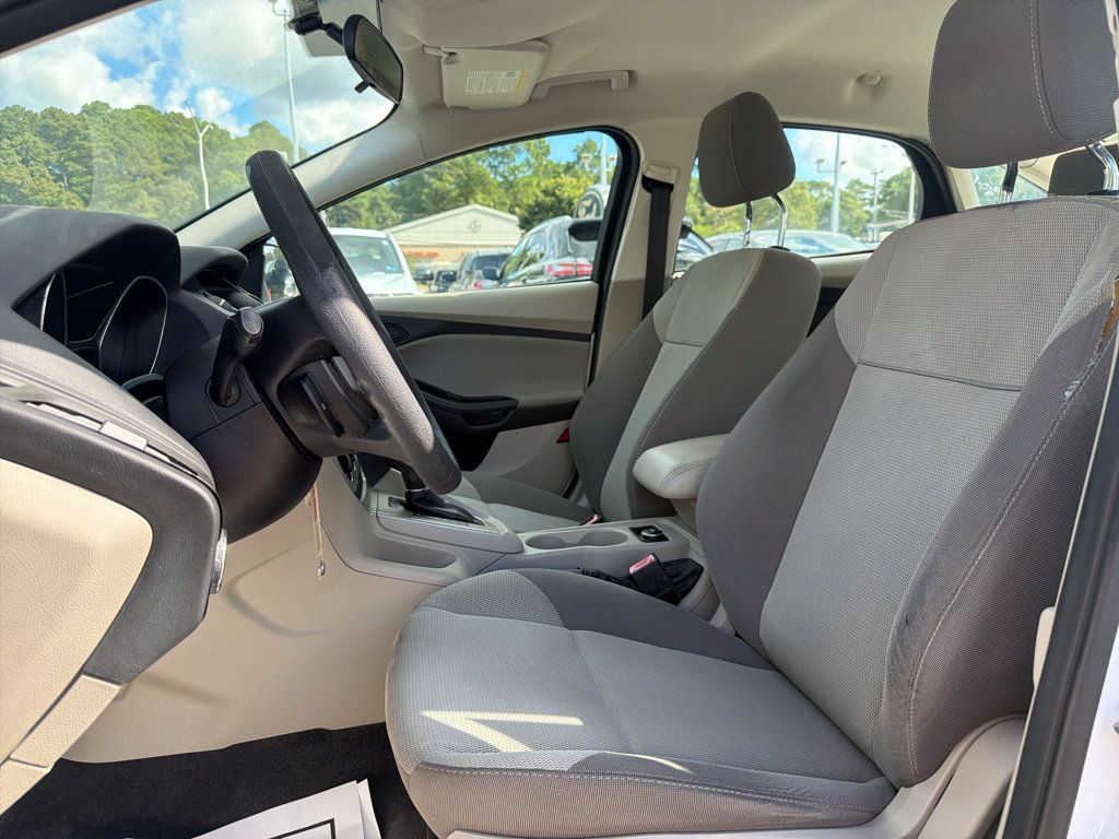 Used 2012 Ford Focus SE FWD image 10