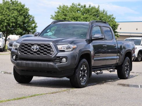 Used 2020 Toyota Tacoma TRD Off-Road w/ TRD Premium Off Road Package AWD/4WD image 6