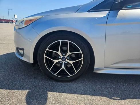 Used 2015 Ford Focus SE w/ SE Sport Package image 26