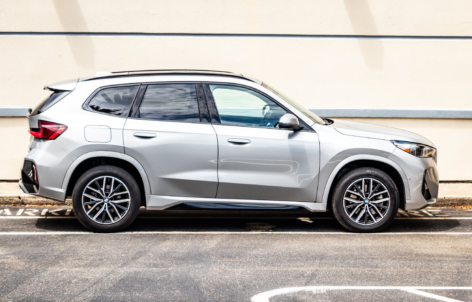 Used 2026 BMW X1 xDrive28i AWD/4WD image 9