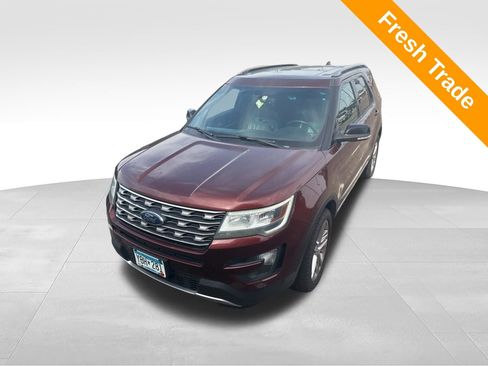 Used 2016 Ford Explorer XLT w/ Equipment Group 202A AWD/4WD image 1