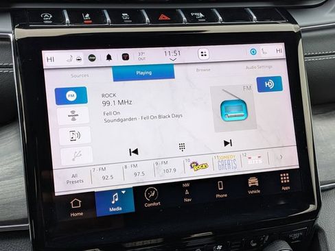 Used 2024 Jeep Grand Cherokee Overland w/ Luxury Tech Group IV AWD/4WD image 24