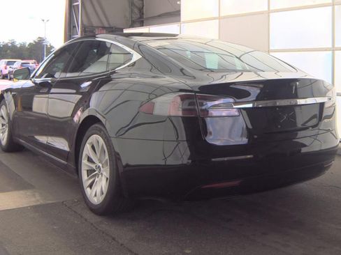 Used 2020 Tesla Model S Long Range Plus AWD/4WD image 4