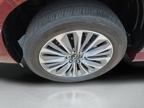 Used 2025 INFINITI QX80 Sensory AWD/4WD image 32