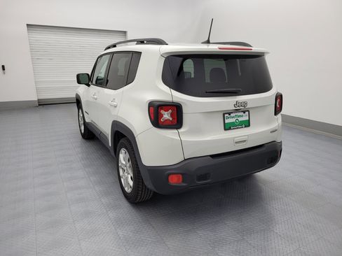 Used 2018 Jeep Renegade Latitude w/ Popular Equipment Group FWD image 5