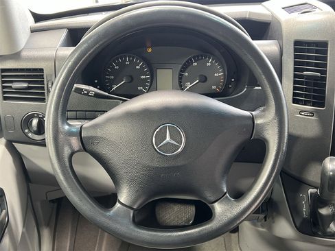 Used 2013 Mercedes-Benz Sprinter 2500 image 14