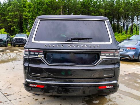 Used 2023 Jeep Grand Wagoneer L Series II AWD/4WD image 5