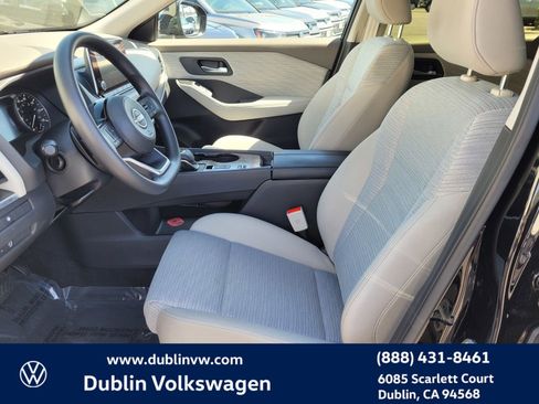 Used 2023 Nissan Rogue SV image 15