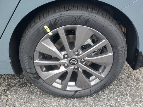 New 2026 Nissan Sentra SL image 7