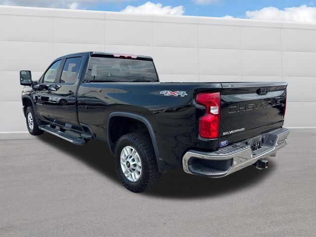 Used 2025 Chevrolet Silverado 2500 LT w/ Safety Package AWD/4WD image 3