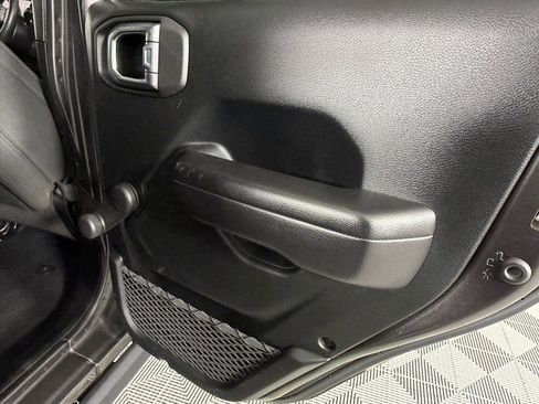 Used 2021 Jeep Gladiator Sport w/ Trailer Tow Package image 26