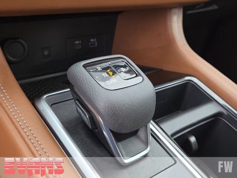 Used 2023 Nissan Pathfinder Platinum AWD/4WD image 10
