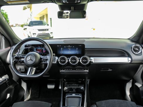 Used 2024 Mercedes-Benz GLB 250 image 13