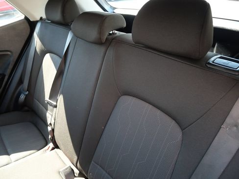 Used 2020 Hyundai Venue SE FWD image 23