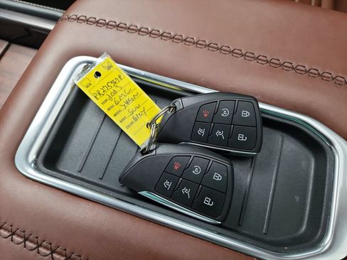 Used 2023 GMC Yukon XL Denali Ultimate AWD/4WD image 45