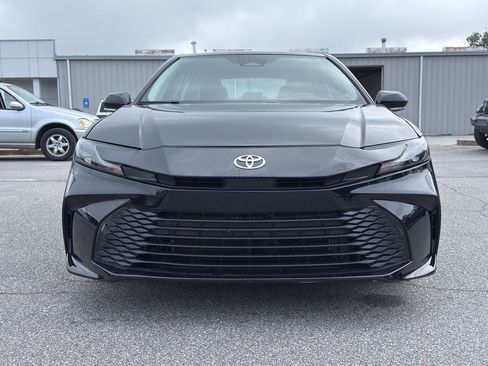 Used 2025 Toyota Camry LE FWD image 2