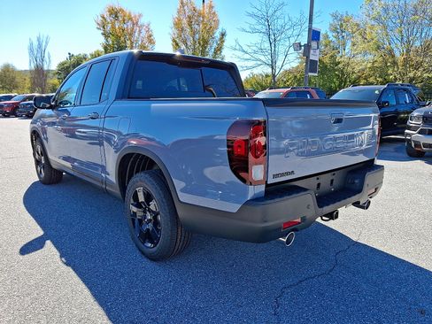 New 2026 Honda Ridgeline Black Edition image 3