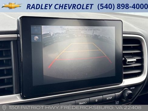 Used 2025 Hyundai Venue SEL FWD image 9