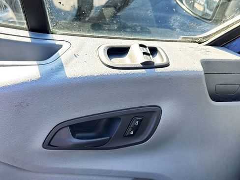 Used 2017 Ford Transit 250 148 Medium Roof RWD image 11