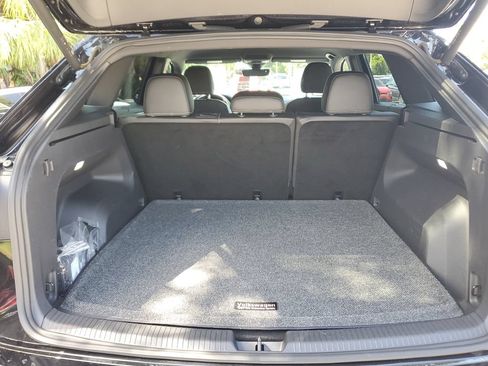 Certified 2024 Volkswagen Atlas Cross Sport SE FWD image 15
