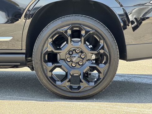 New 2026 GMC Yukon Denali w/ Denali Reserve Package AWD/4WD image 32