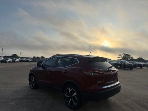 Used 2022 Nissan Rogue Sport SL w/ Premium Package FWD image 14