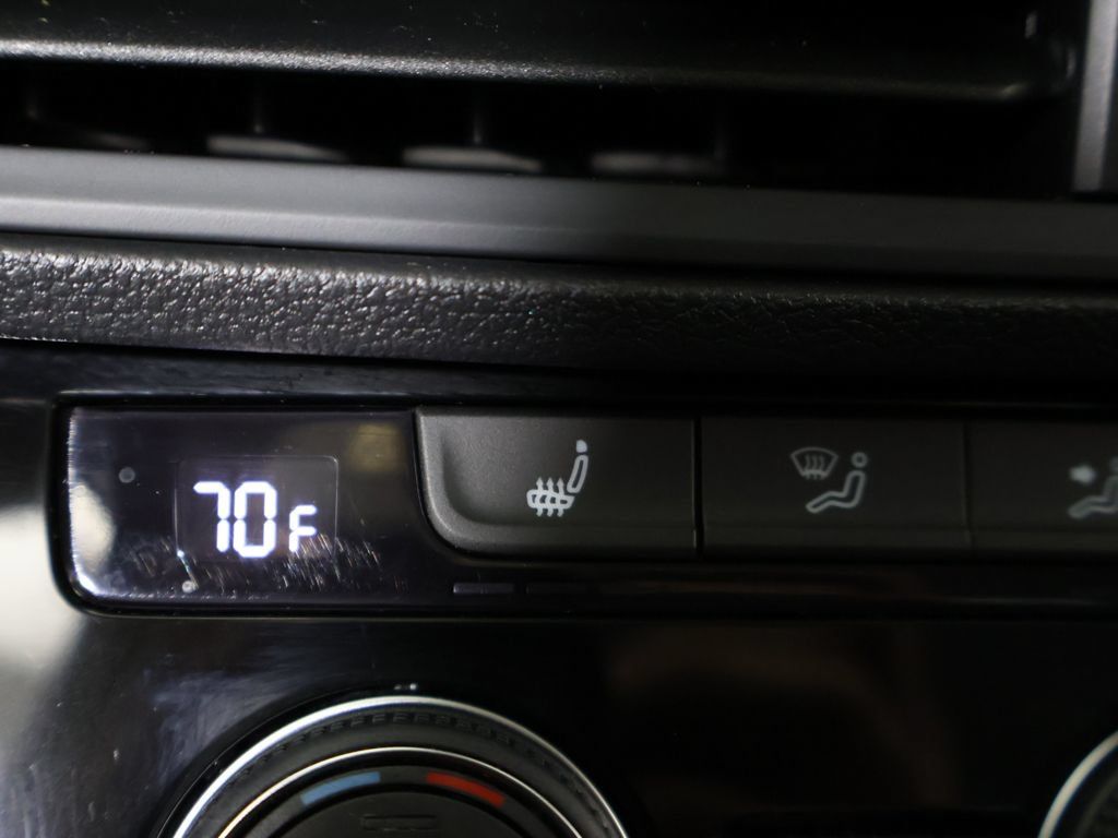 Used 2022 Volkswagen Jetta SE FWD image 43