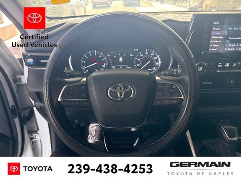 Used 2020 Toyota Highlander XLE FWD image 15