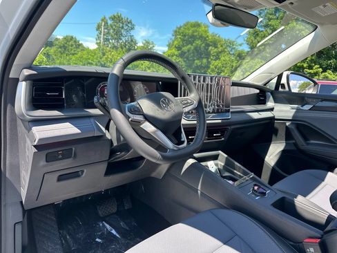 New 2026 Volkswagen Tiguan SE AWD/4WD image 11