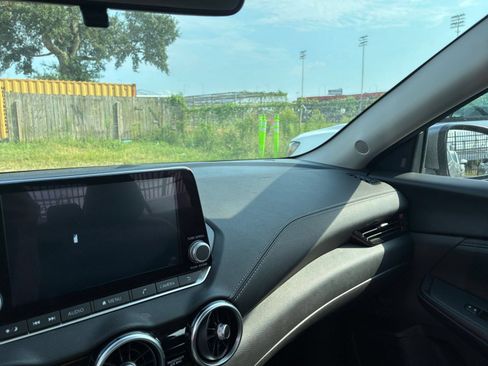 Used 2025 Nissan Sentra SV FWD image 29