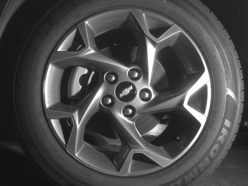 Used 2025 Chevrolet Trax LT FWD image 12