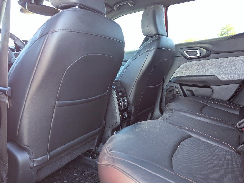 Used 2023 Jeep Compass Latitude AWD/4WD image 29