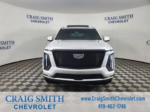 Used 2025 Cadillac Escalade Sport Platinum w/ LPO, ONYX Package image 37