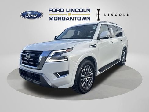 Used 2023 Nissan Armada SL w/ Captain's Chairs Package image 2